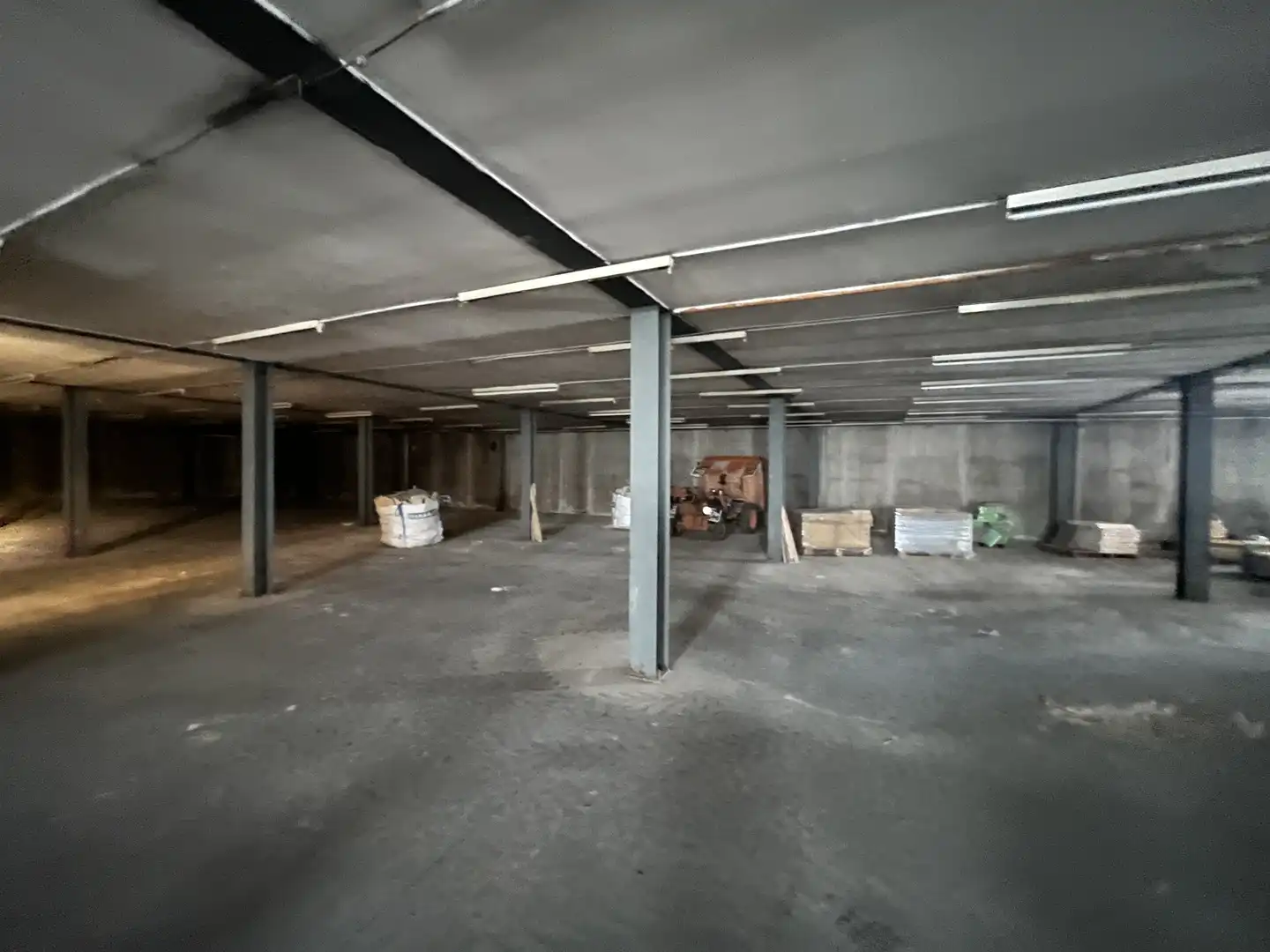 Fabrikhallen zur Miete in Sallent