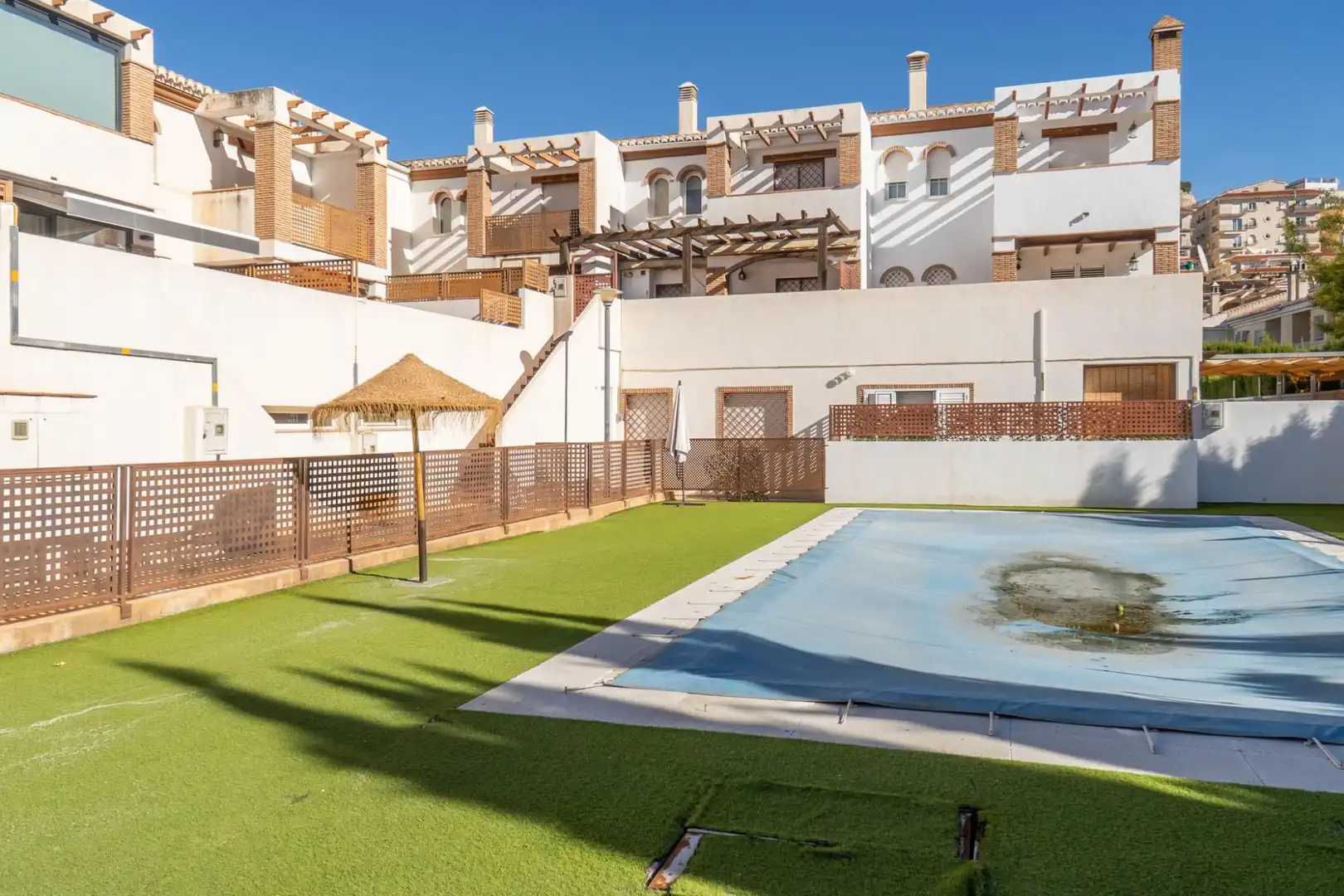 Piscina de Casa adosada en venta en Cenes de la Vega con Aire acondicionado, Calefacción y Jardín privado