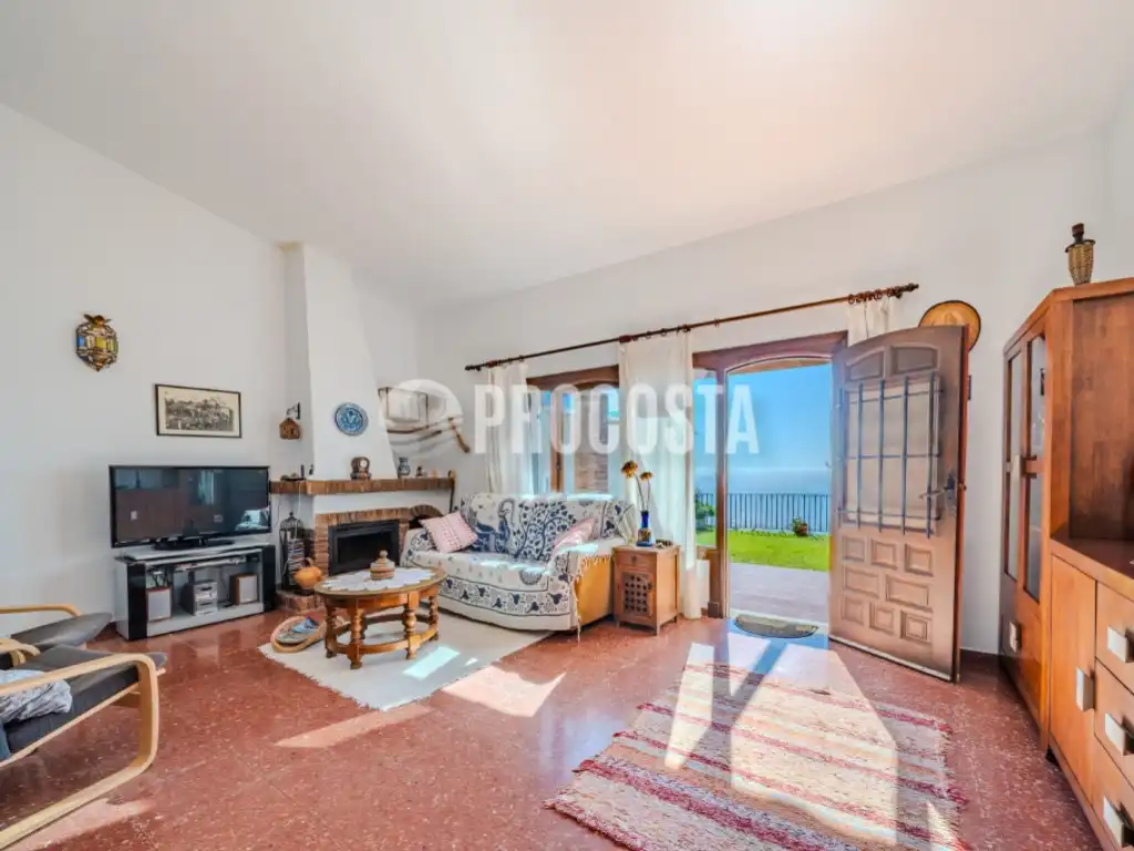Sala de estar de Casa o chalet en venta en Almuñécar con Aire acondicionado, Jardín privado y Terraza