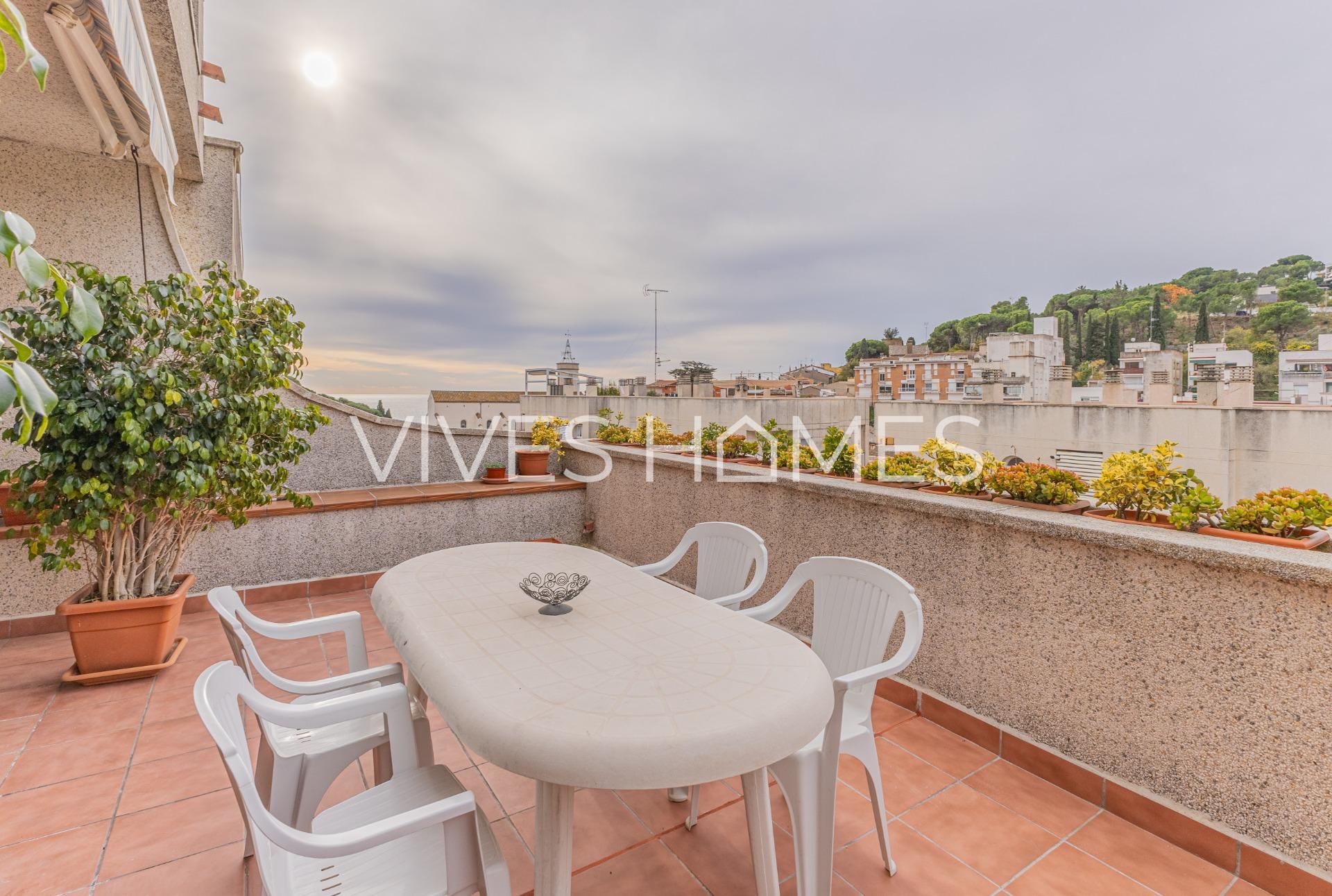 Vista exterior de Casa adosada en venta en Arenys de Mar con Calefacción, Terraza y Trastero