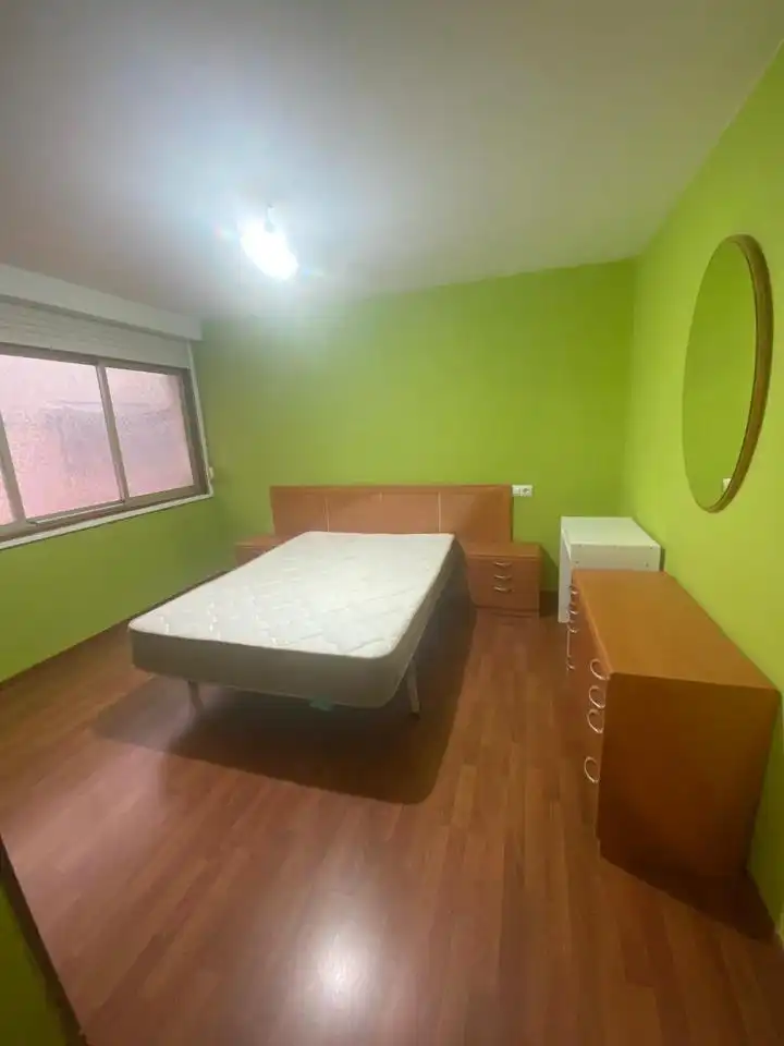 Bedroom of Flat for rent in Santiago de Compostela   with Furnished