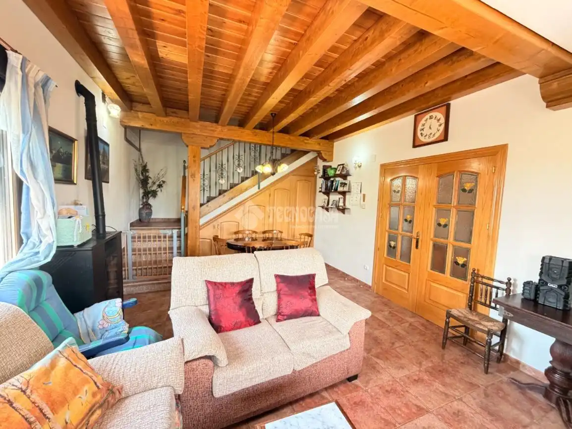 Sala de estar de Casa adosada en venta en Segovia con Calefacción