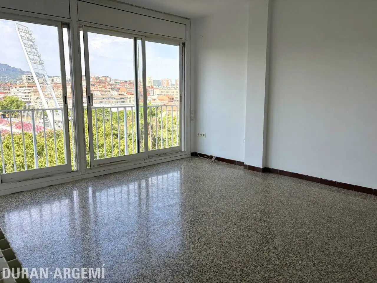 Flat with terrace for sale in Avenida Abat Marcet