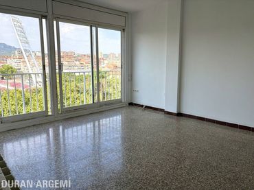 Appartamento con balcone in vendita a Avenida Abat Marcet