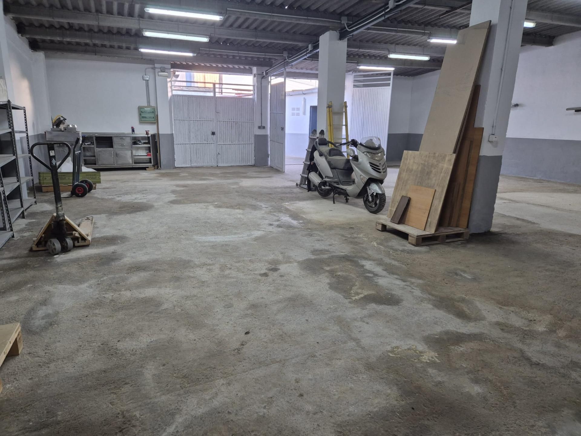 Nau industrial en venda en Llíria