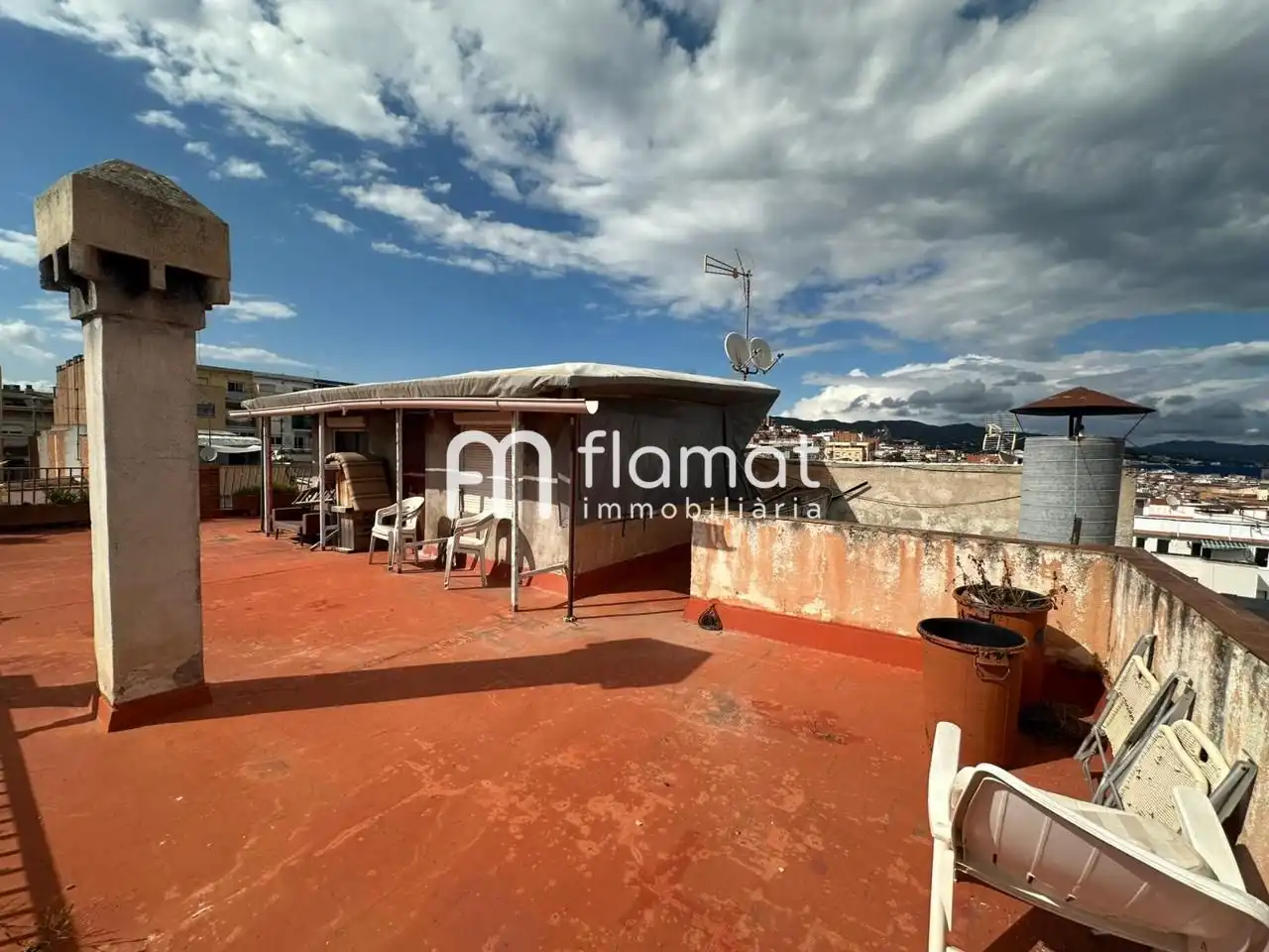 Terraza de Edificio en venta en Santa Coloma de Gramenet