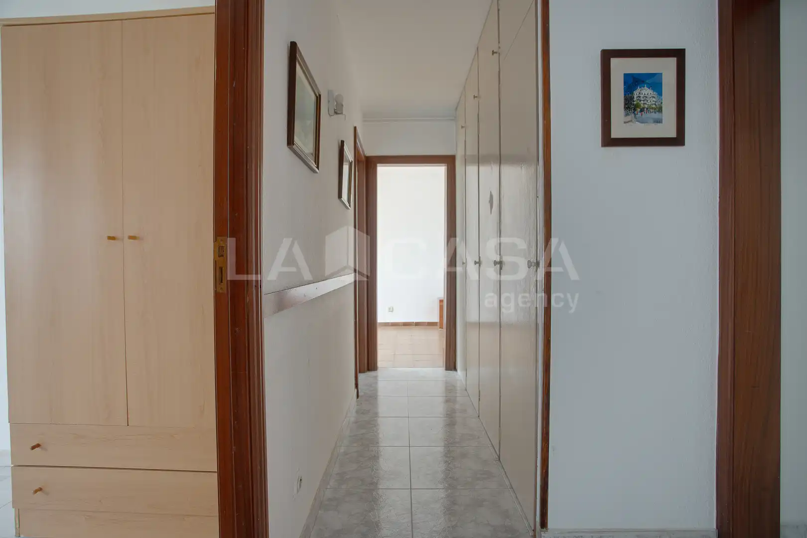 Piso en venta en L'Hospitalet de Llobregat con Calefacción y Balcón