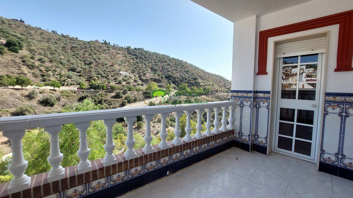 Terrassa de Apartament en venda en Sayalonga amb Aire condicionat i Terrassa