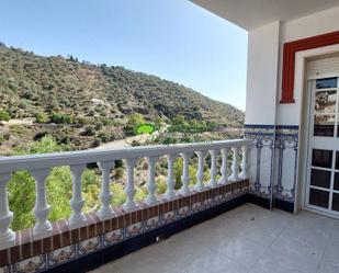 Terrasse von Wohnungen zum verkauf in Sayalonga mit Klimaanlage und Terrasse