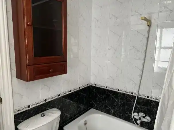 Bathroom of Flat for sale in Torredelcampo  with Air Conditioner and Balcony