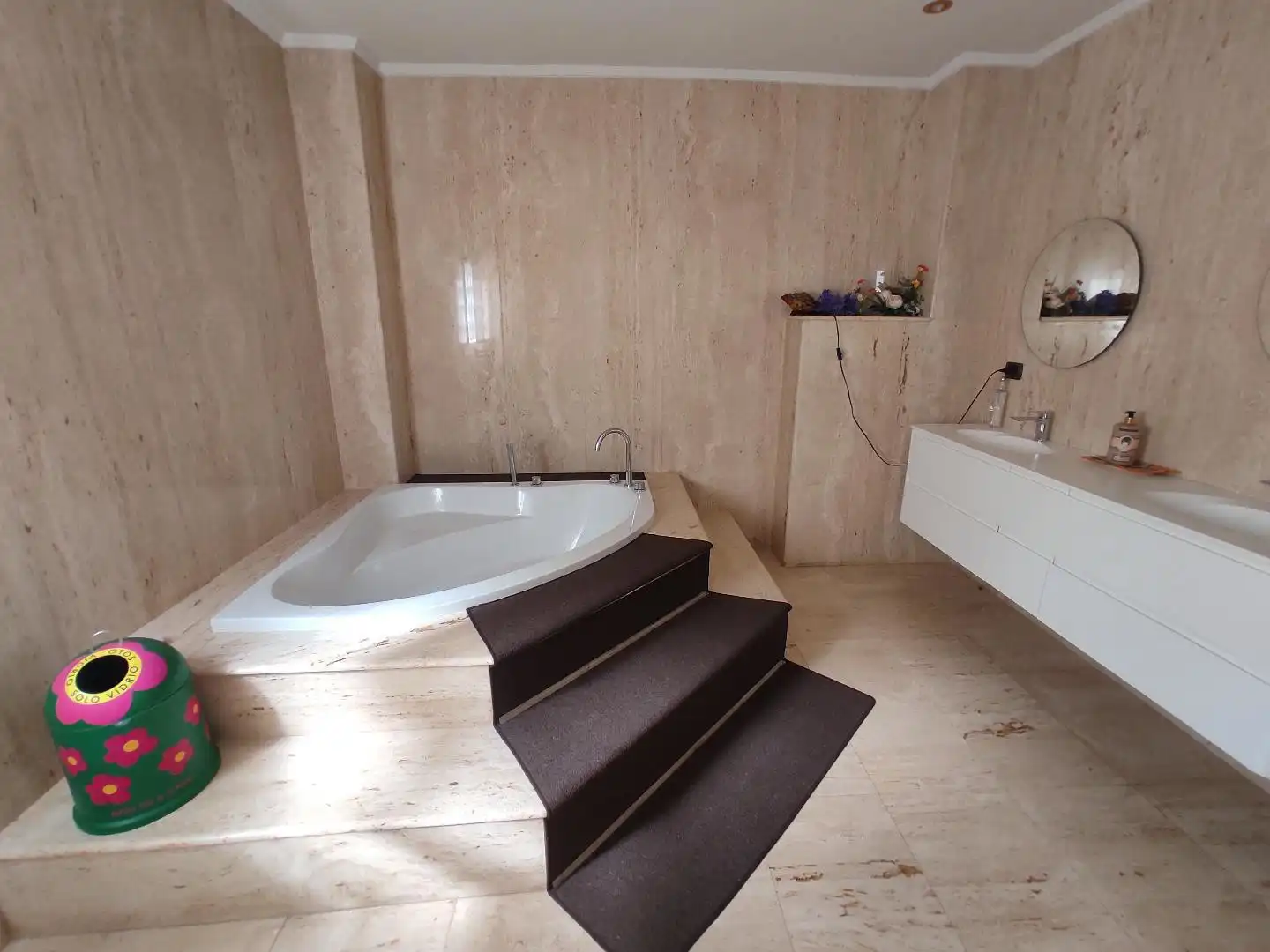 Bany de Casa o xalet en venda en Castellón de la Plana / Castelló de la Plana amb Terrassa, Traster i Moblat