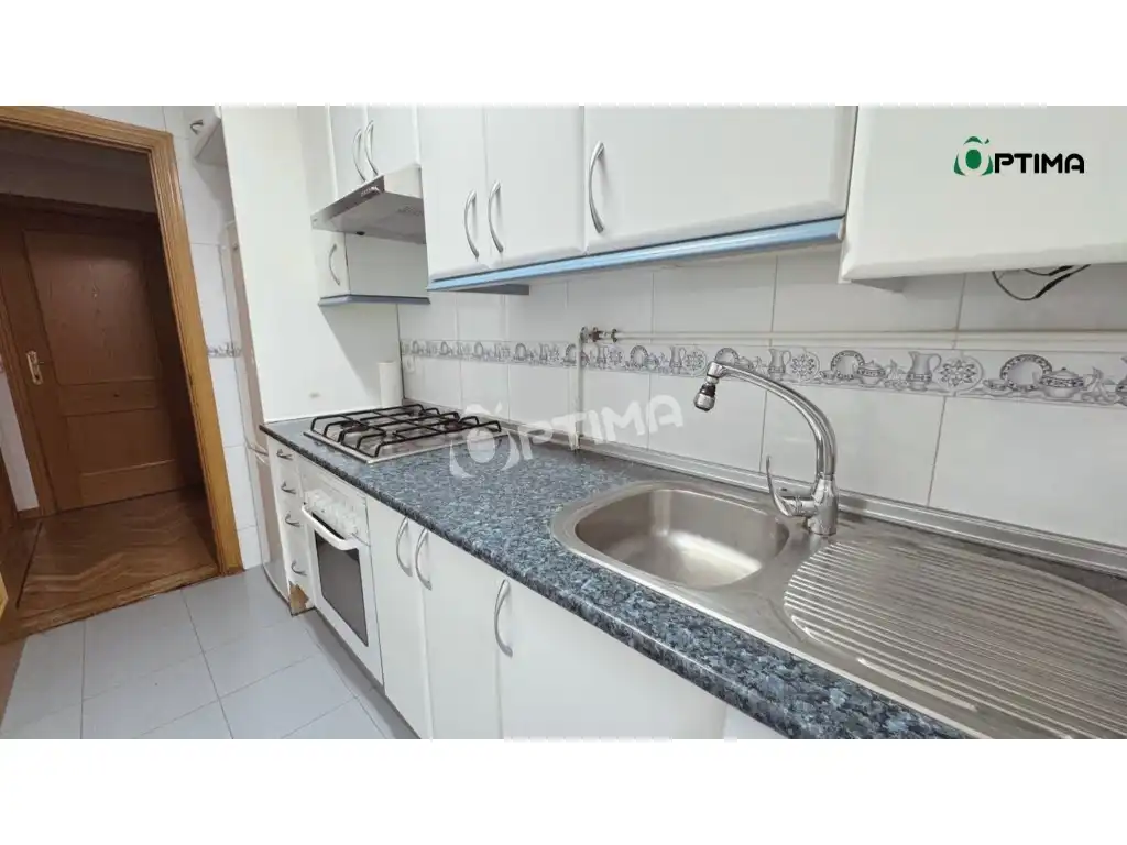 Kitchen of Flat for rent in Madrid
