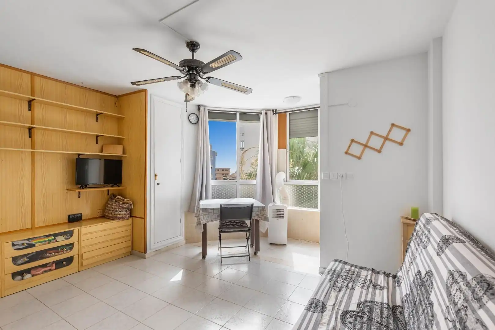 Schlafzimmer von Wohnung zum Verkauf in Torrevieja mit Möbliert und Gemeinschaftspool