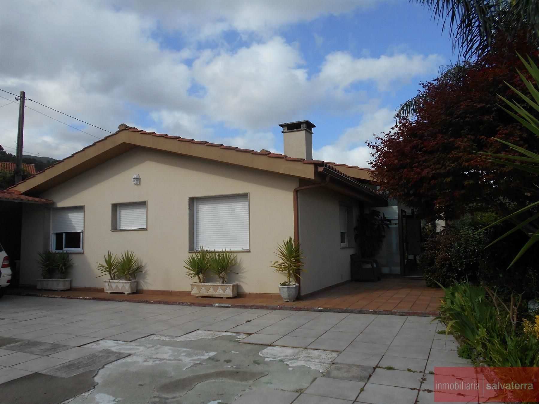 Vista exterior de Casa o xalet en venda en Arbo amb Traster i Moblat