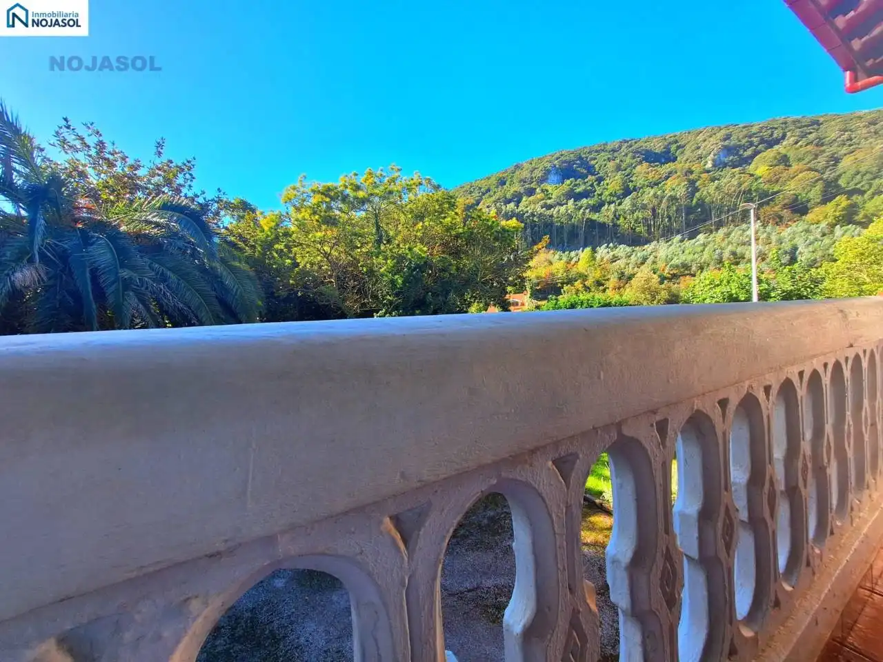 Vista exterior de Casa o chalet en venta en Arnuero con Calefacción y Jardín privado