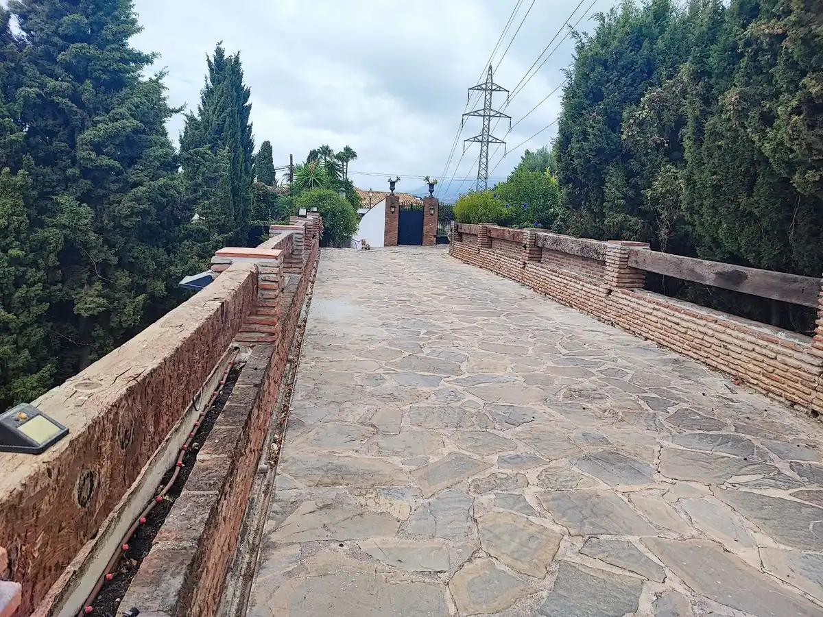 Vista exterior de Casa adosada en venda en Marbella amb Aire condicionat, Terrassa i Traster
