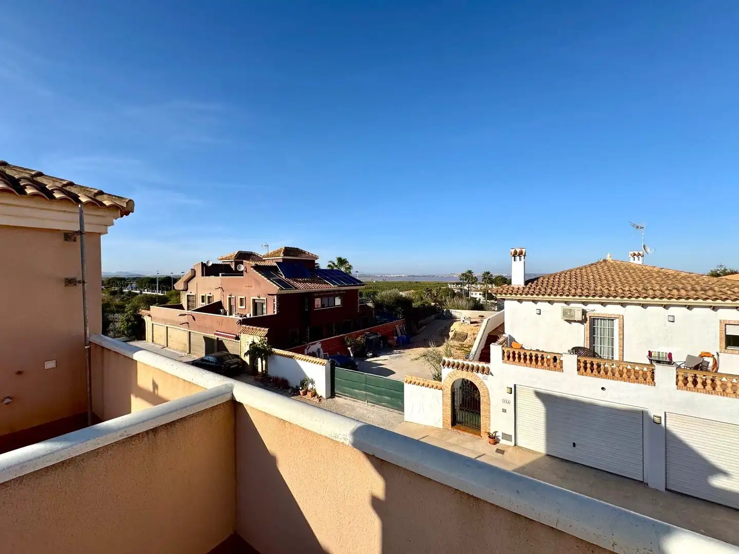 Vista exterior de Casa o xalet de lloguer en Torrevieja amb Aire condicionat, Terrassa i Moblat