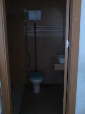 Badezimmer von Fabrikhallen zur Miete in Sevilla
