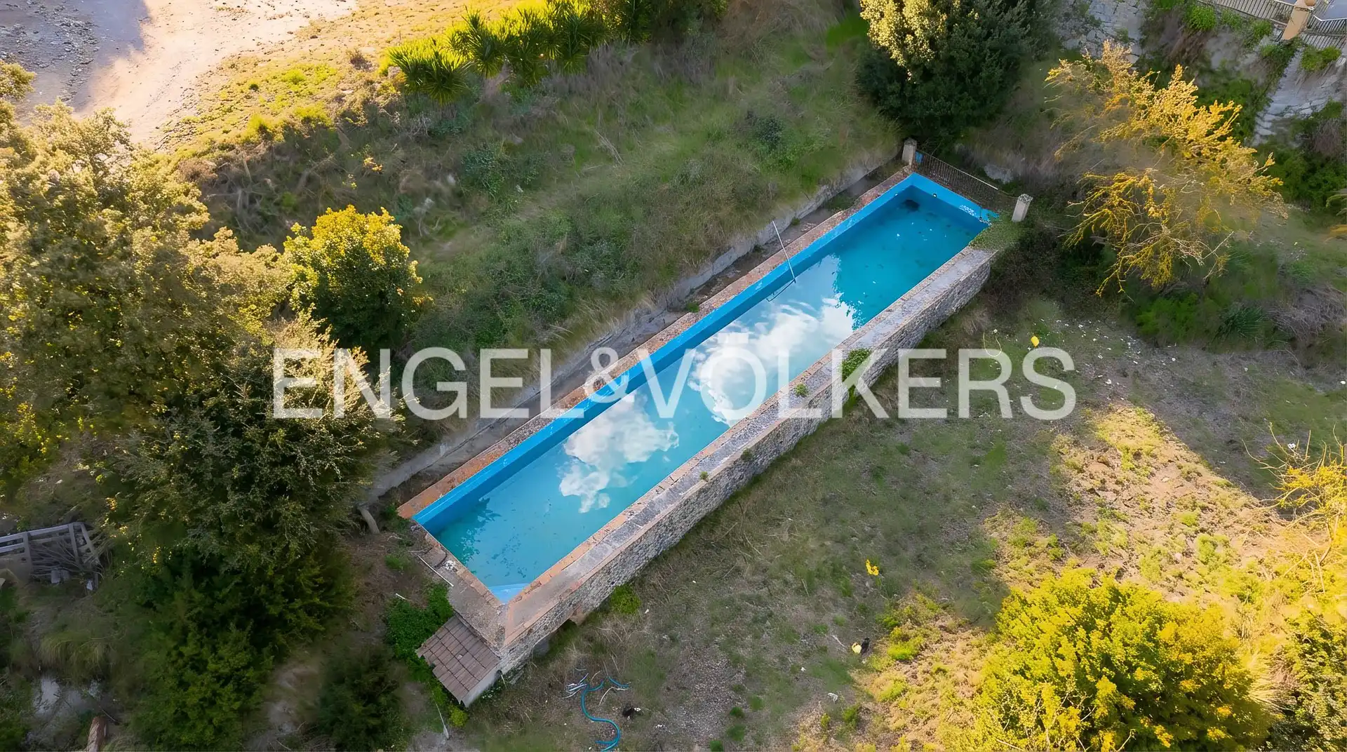 Piscina de Finca rústica en venda en Sant Quirze Safaja amb Calefacció, Jardí privat i Terrassa