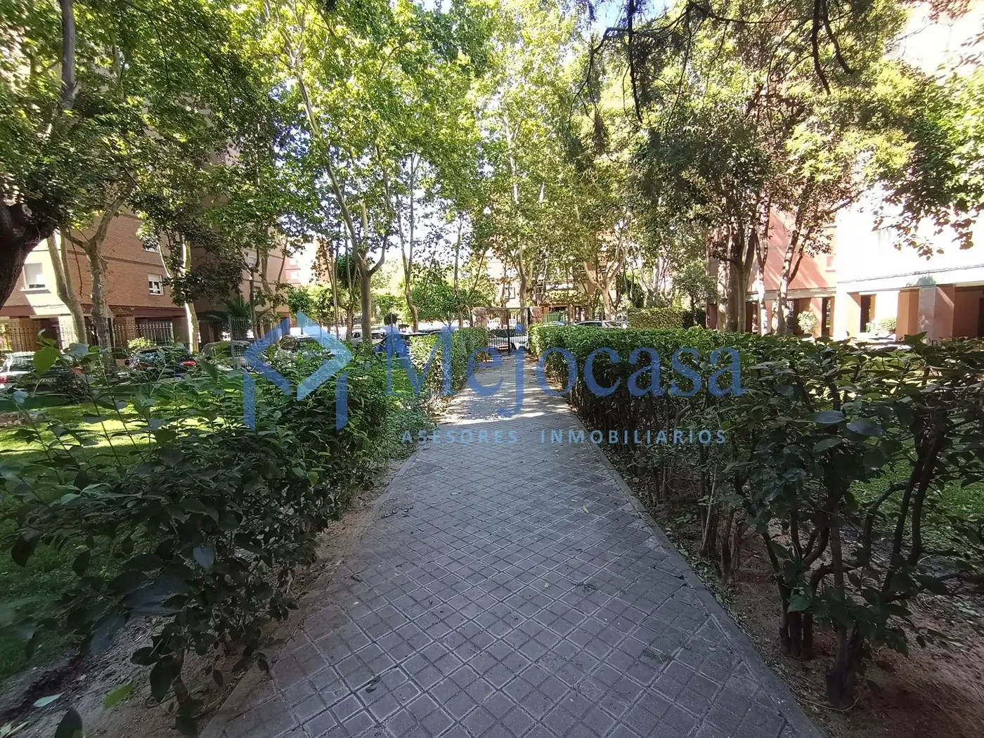 Vista exterior de Pis en venda en Madrid amb Calefacció, Parquet i Moblat