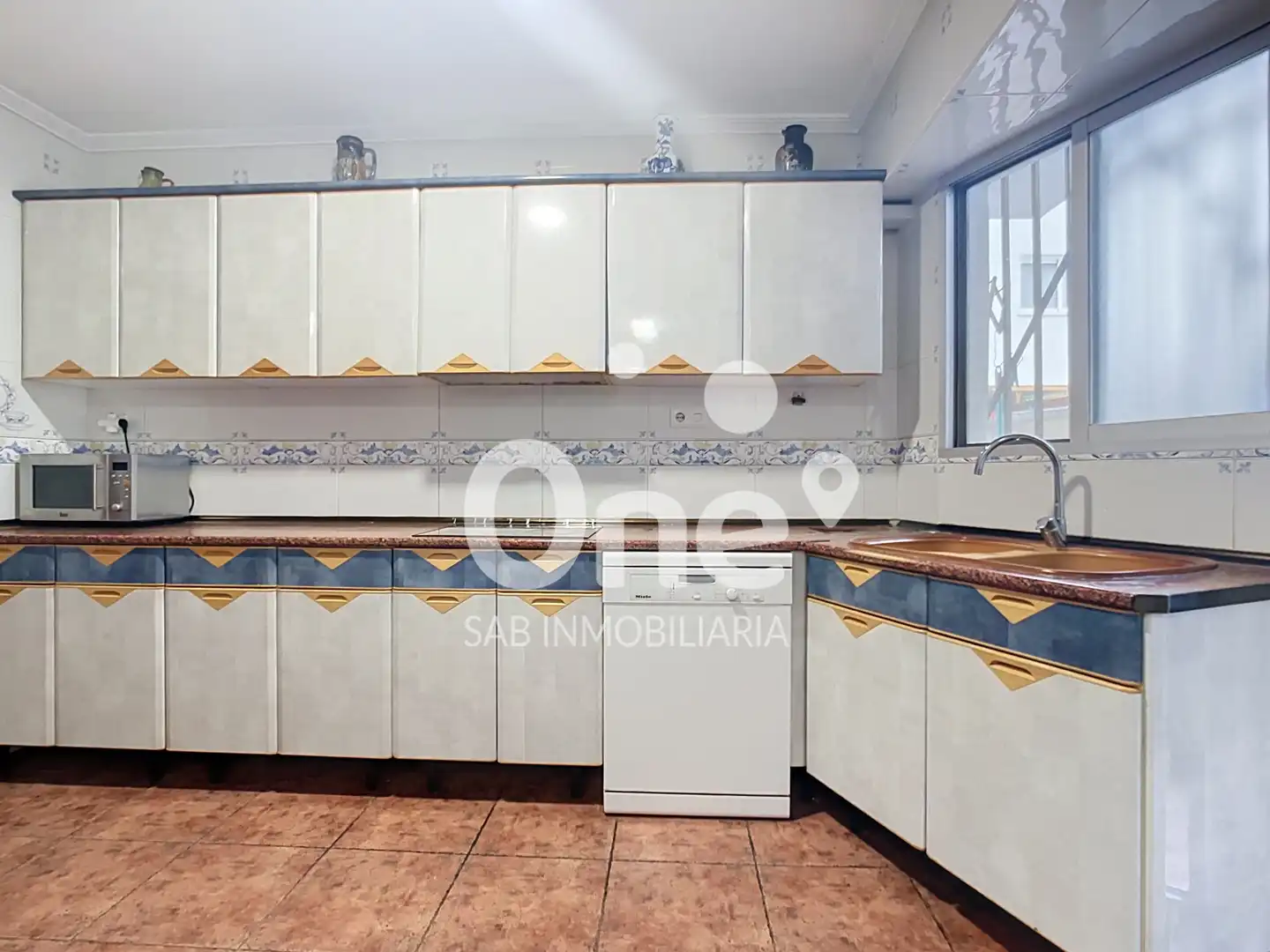 Cuina de Pis en venda en San Antonio de Benagéber amb Aire condicionat, Terrassa i Forn