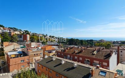 Vista exterior de Àtic en venda en Vilassar de Dalt amb Aire condicionat, Calefacció i Terrassa