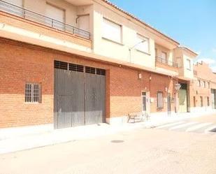 Exterior view of Building for sale in Manzaneque