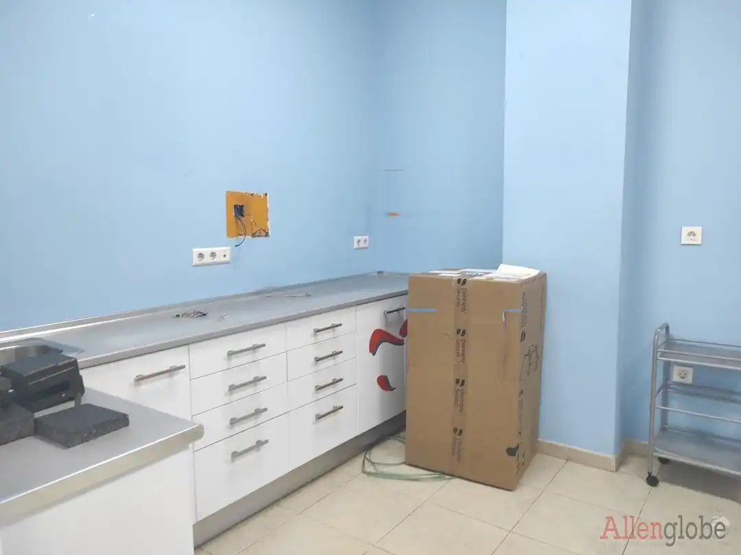 Cocina de Local de alquiler en Oviedo  con Aire acondicionado
