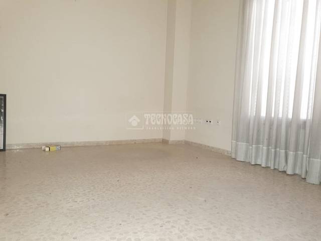 Local comercial en Venta en Puente Genil