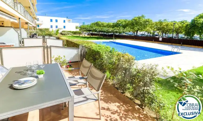 Terrassa de Planta baixa en venda en Roses amb Calefacció, Moblat i Piscina comunitària