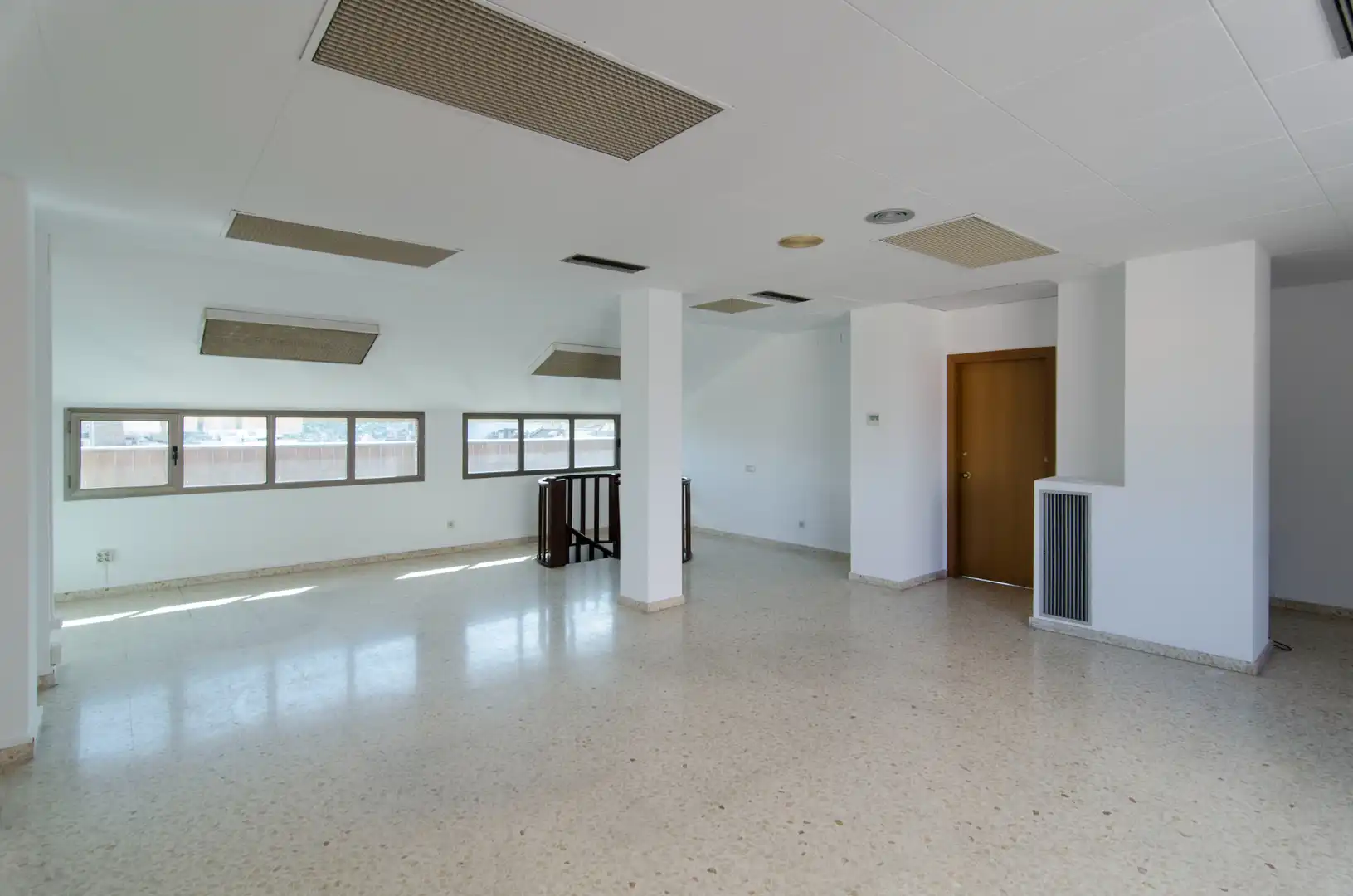 Bureau avec ascenseur à louer à Passeig de Pere III 48, imagen 2