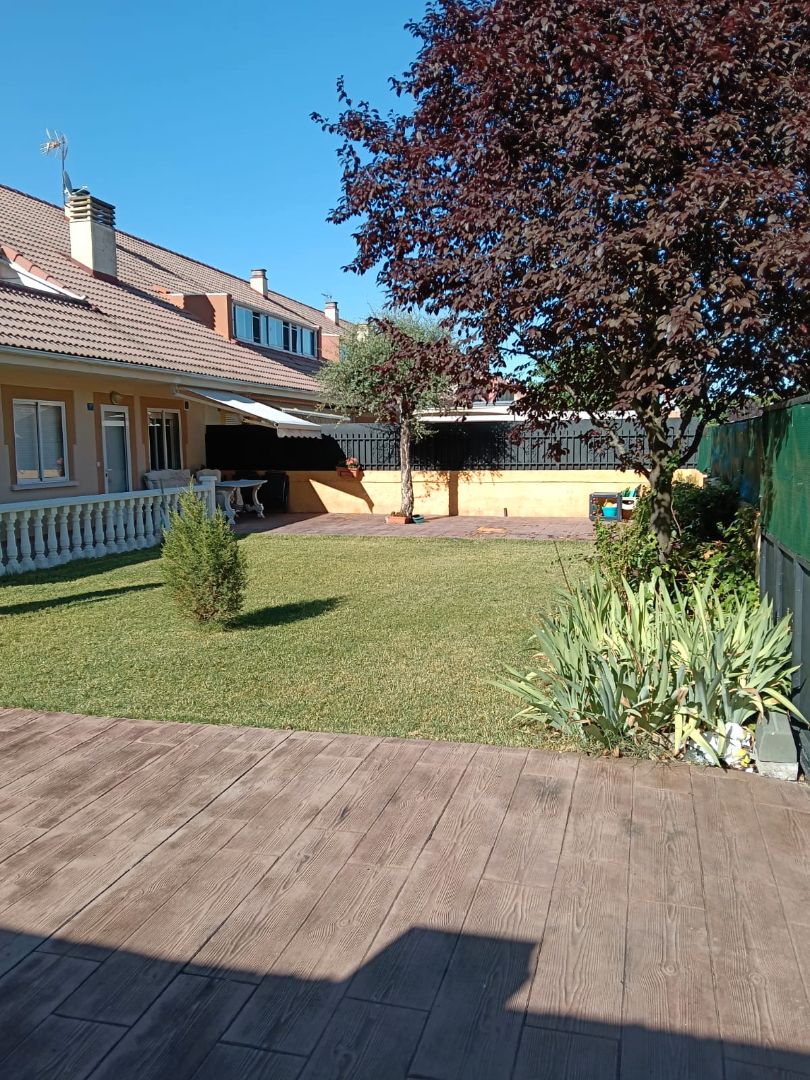 Jardín de Casa adosada en venta en Mojados con Calefacción, Jardín privado y Terraza