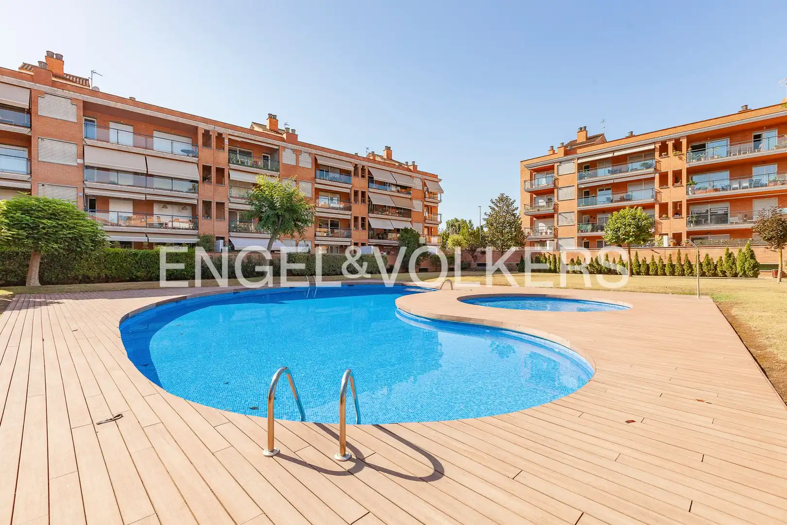 Piscina de Pis de lloguer en Sant Cugat del Vallès amb Calefacció, Jardí privat i Parquet