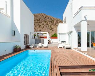 Vista exterior de Casa o xalet en venda en Níjar amb Aire condicionat i Piscina