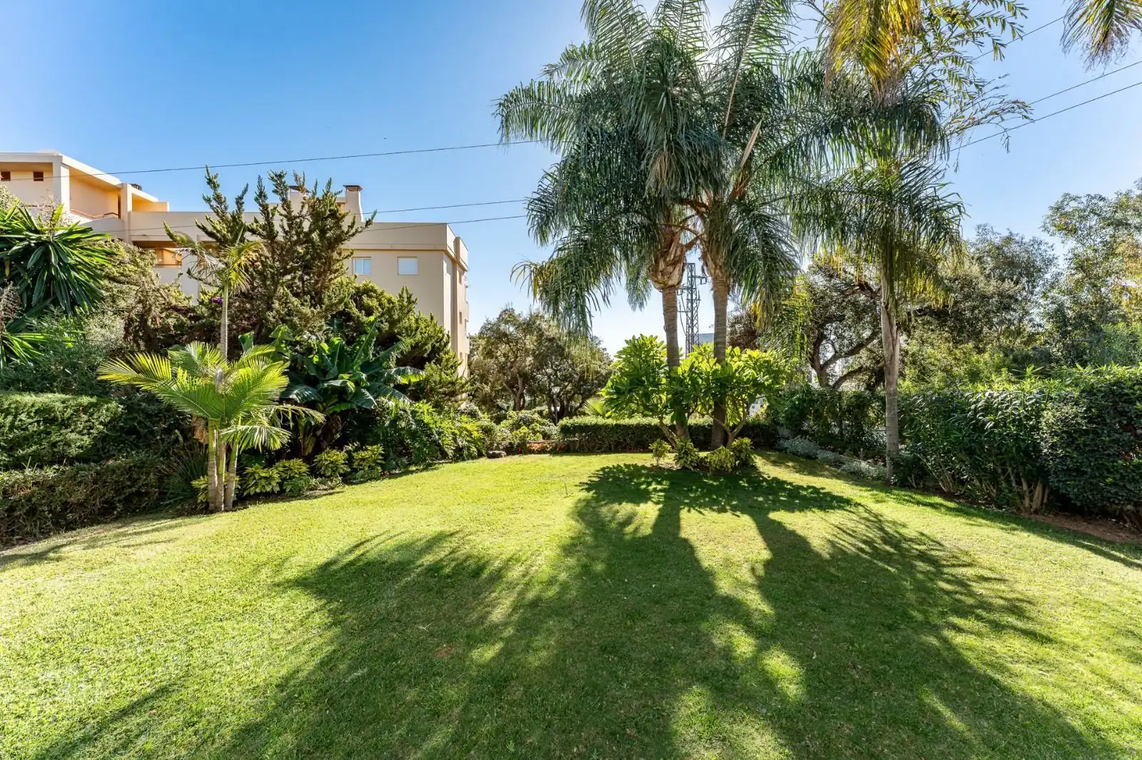 Casa con piscina en venta en Calahonda, imagen 2