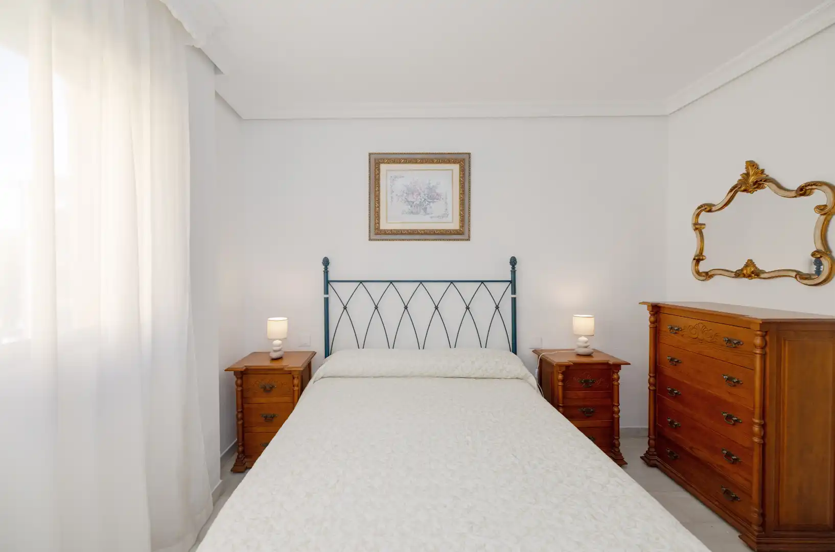 Schlafzimmer von Wohnung zum Verkauf in Marbella mit Klimaanlage und Gemeinschaftspool