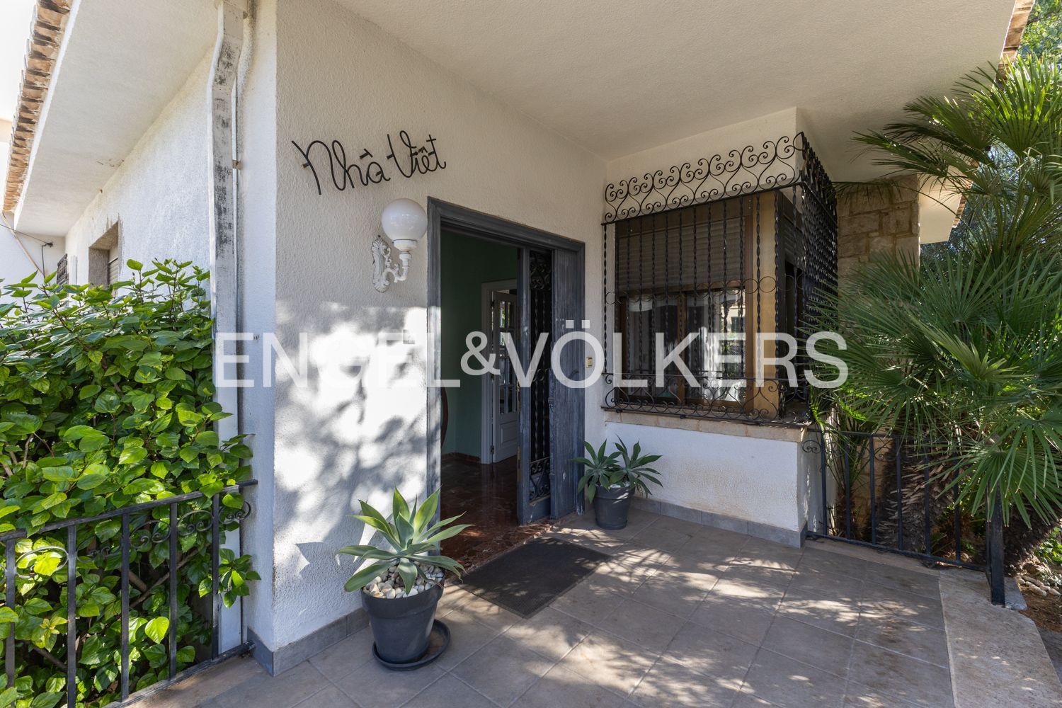 Vista exterior de Casa o xalet en venda en Torrent amb Aire condicionat, Calefacció i Jardí privat