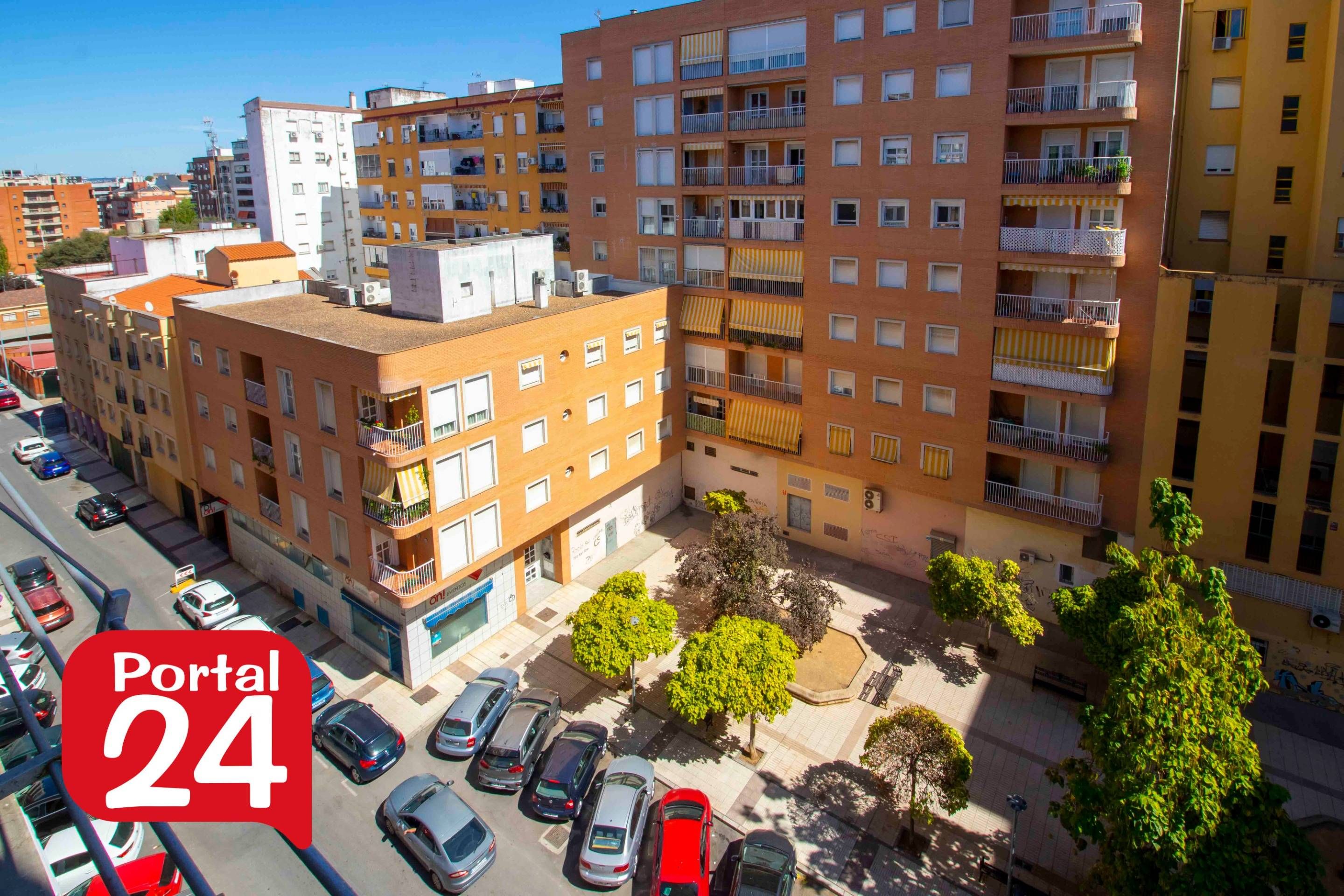 Exterior view of Flat for sale in Badajoz Capital  with Air Conditioner, Terrace and Storage room
