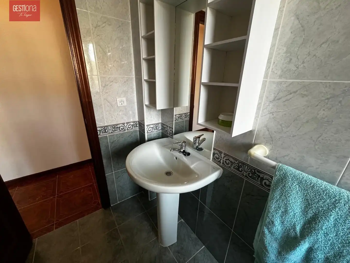Baño de Apartamento en venta en Noja con Calefacción, Terraza y Amueblado