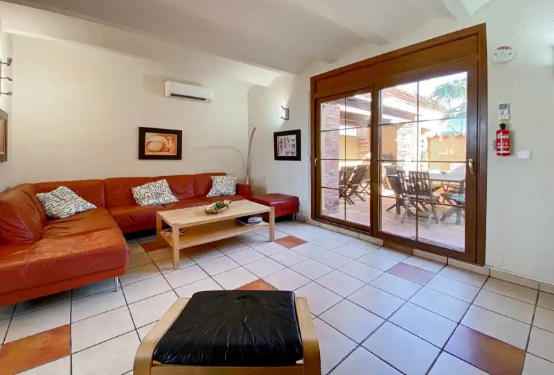 Sala de estar de Casa o chalet en venta en Empuriabrava con Aire acondicionado, Calefacción y Terraza