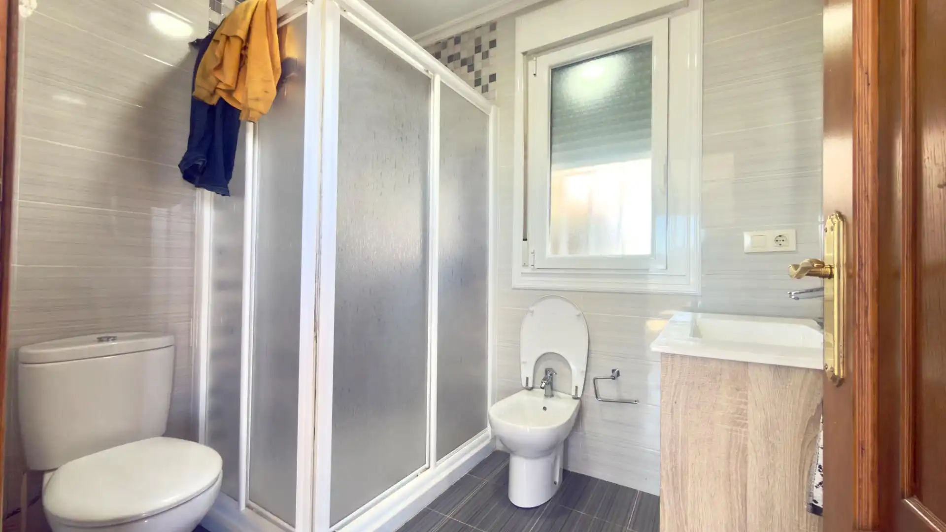 Bathroom of Houses for sale in Ourense Capital   with Heating, Private garden and Terrace