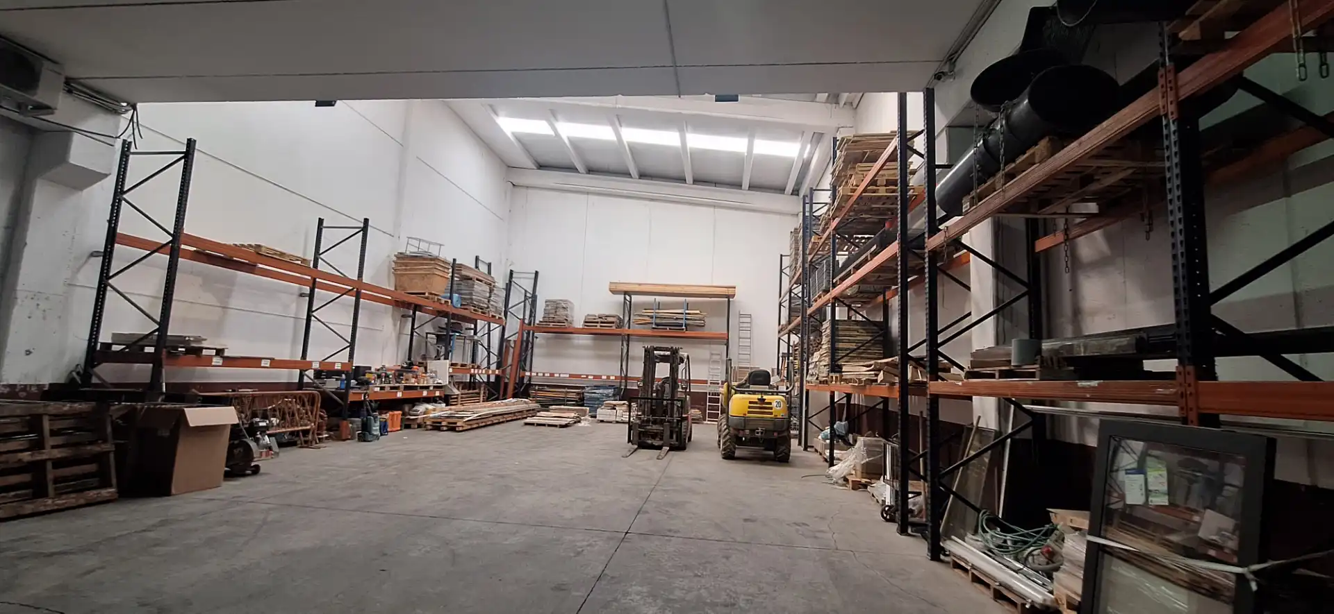 Fabrikhallen zur Miete in Bétera