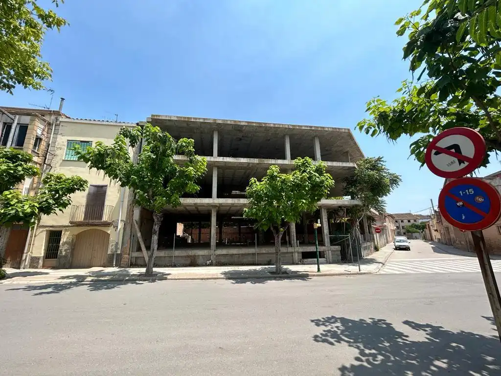 Vista exterior de Edificio en venta en Juneda