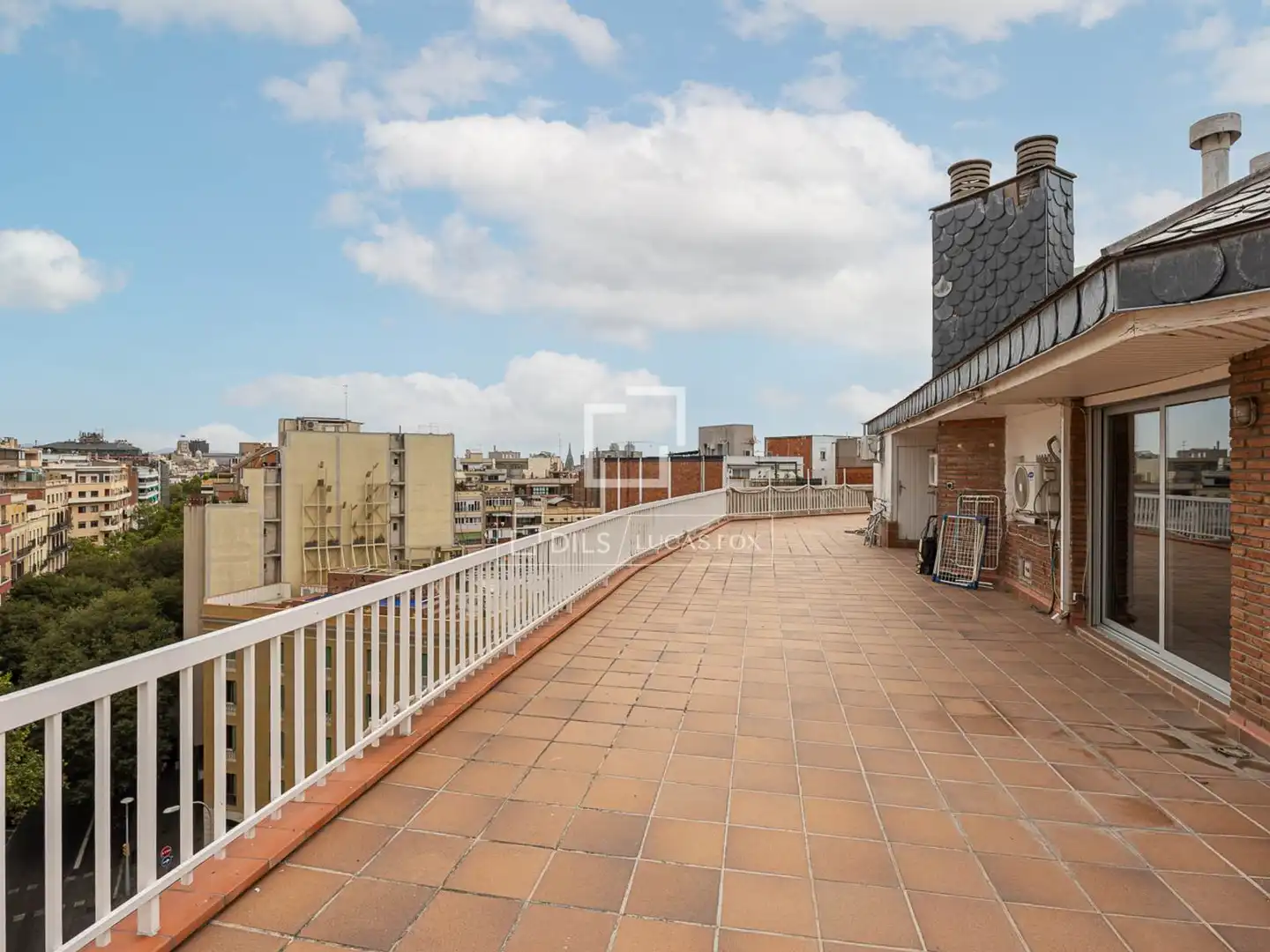 Piso con jardín en venta en Eixample