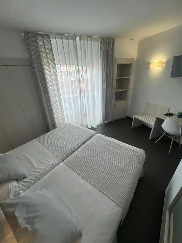 Schlafzimmer von Wohnung zum Verkauf in Fuengirola mit Klimaanlage, Heizung und Schwimmbad