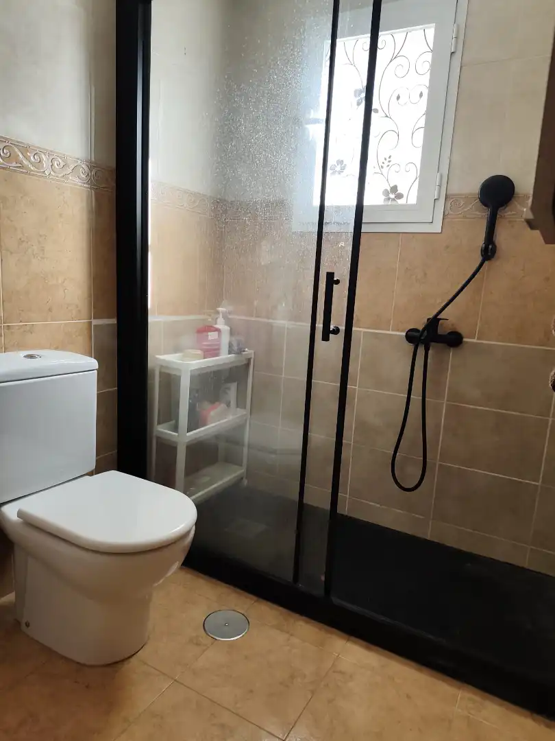 Bany de Pis en venda en Rincón de la Victoria amb Aire condicionat, Terrassa i Moblat