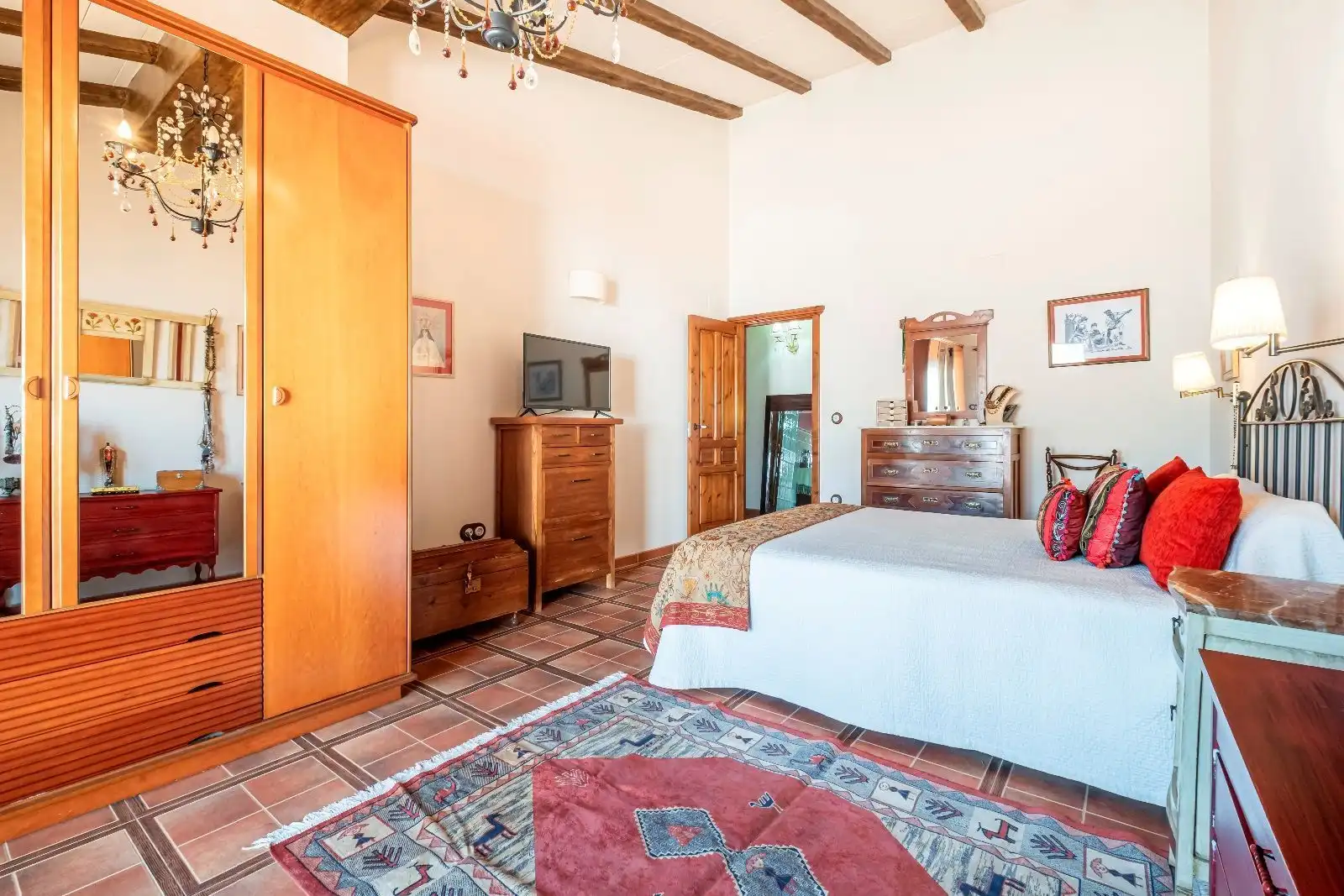 Dormitori de Casa o xalet en venda en El Pinós / Pinoso amb Calefacció, Terrassa i Traster