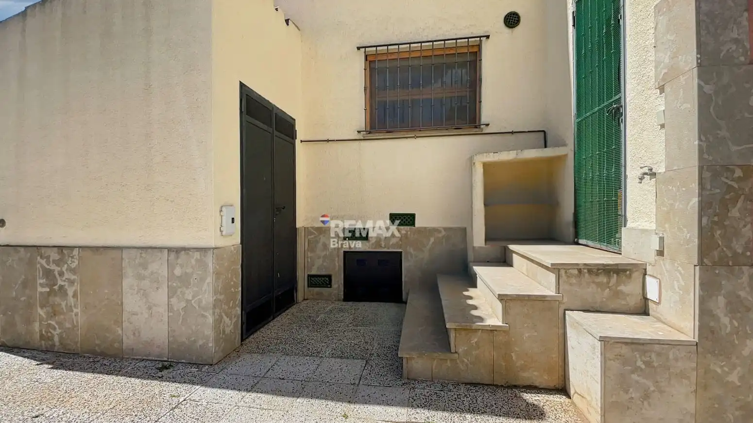 Vista exterior de Casa o xalet en venda en Roses amb Aire condicionat, Calefacció i Jardí privat
