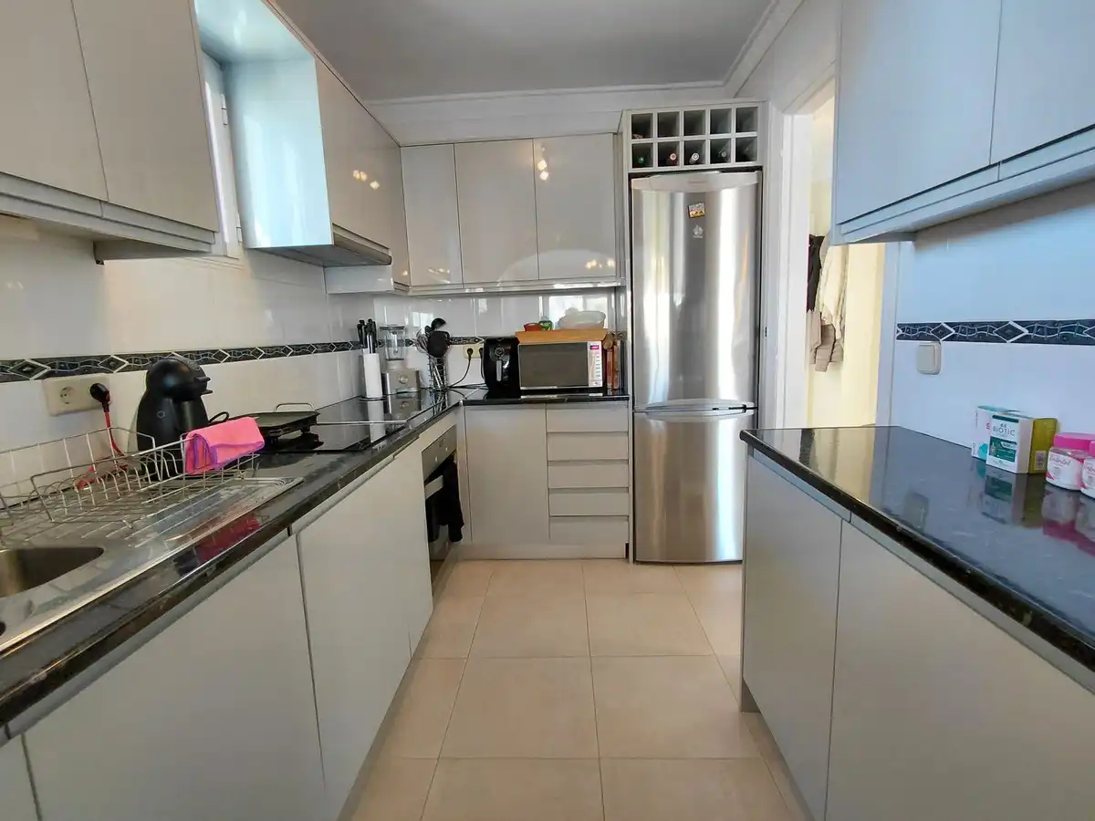 Cocina de Ático en venta en Marbella con Terraza, Trastero y Piscina