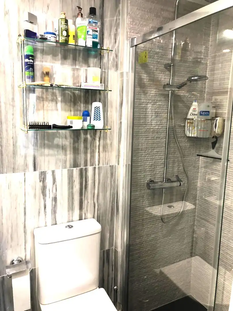 Bany de Apartament en venda en Marbella amb Aire condicionat, Terrassa i Piscina